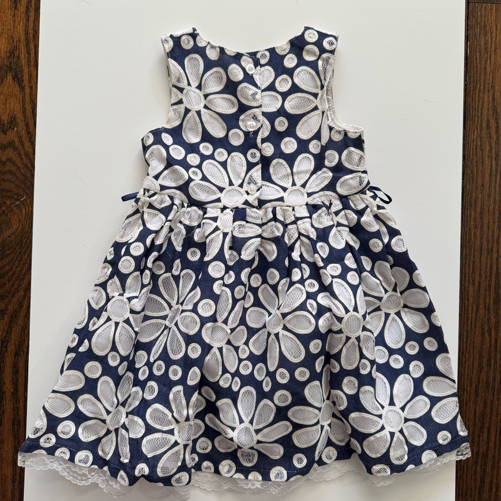 Spring dress - Picture 2 of 3